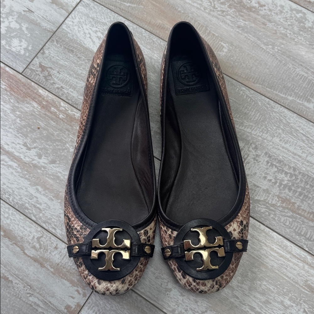 Tory Burch Black/Tan Reva‎ Ballet Flats with Signature Logo size 9 pre-owned